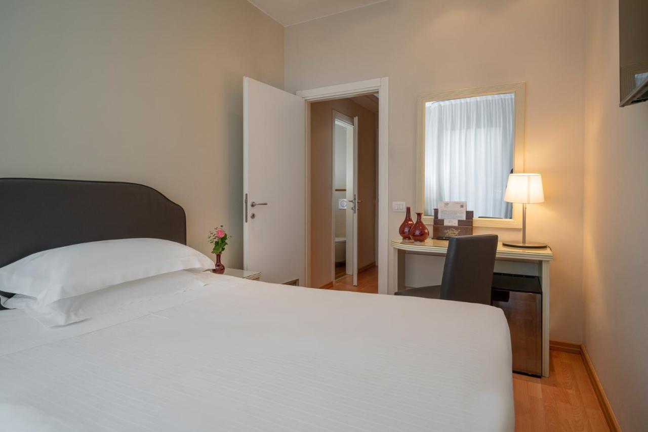 National Hotel ريميني المظهر الخارجي الصورة
